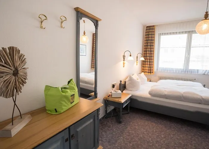 Goebel's Sonnenuhr Апартаменты *